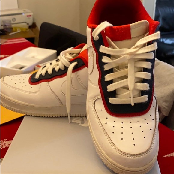 Nike Air Force 1s Low - Picture 1 of 3